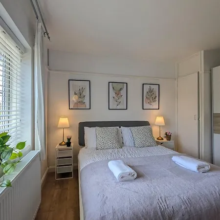 Charming King In With Garden Manchester