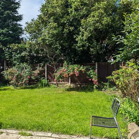 Charming King In With Garden Guest house *