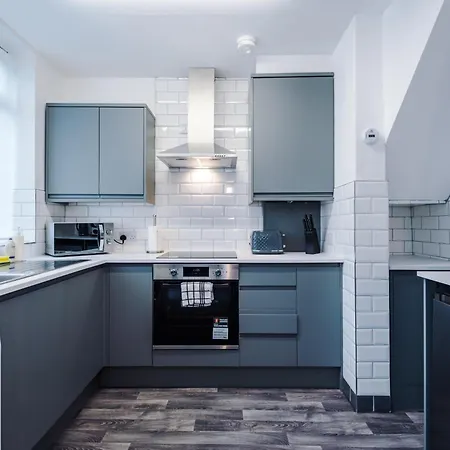 Nyaraló Modern 3-bed House In By 53 Degrees Property, Ideal For Professionals & Contractors, Free Parking - Sleeps 8! *