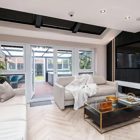 Riverside Villas Ferienhaus Manchester