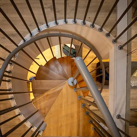 M1 Centre 3 Bed 3 Bath Luxe Penthouse Apartament *