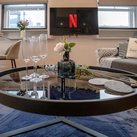 Apartament M1 Centre 3 Bed 3 Bath Luxe Penthouse *