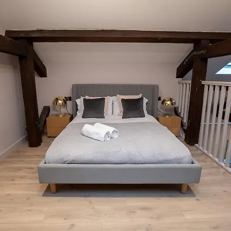 M1 Centre 3 Bed 3 Bath Luxe Penthouse Apartment Manchester