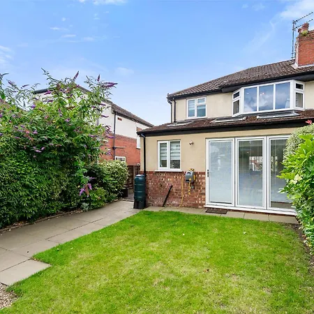 Pass The Keys Picture Perfect Haven In Didsbury Village - Free Parking & Ev Station *