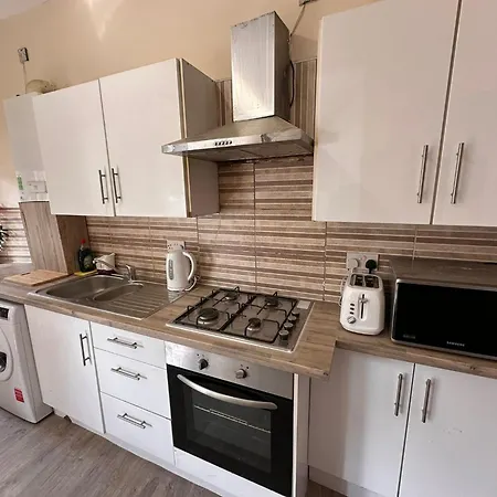 Appartamento Entire 2 Bedroom Cosy Flat Near Centre