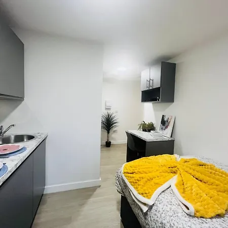 Urban Deluxe-manchester Airport - Old Trafford Apartment Manchester