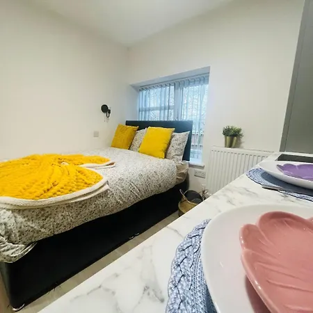 Urban Deluxe-manchester Airport - Old Trafford Appartement