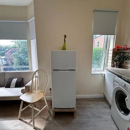 Entire 2 Bedroom Cosy Flat Near Centre Manchester