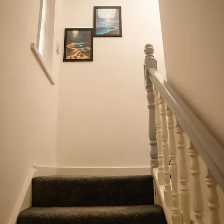 House Hundy Apartment *