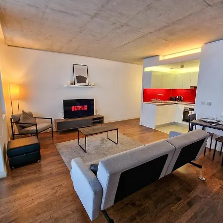 Stunning Canal Side Flat By Superhost *