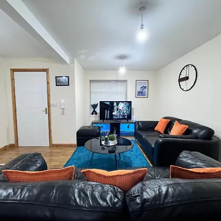 The Rich Living Apartment