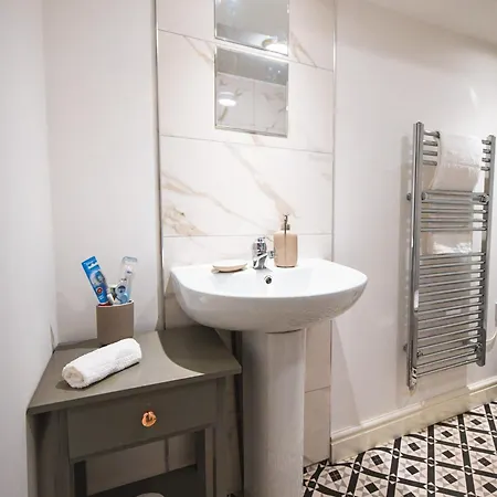 Cute, Comfortable & Classy Apartman