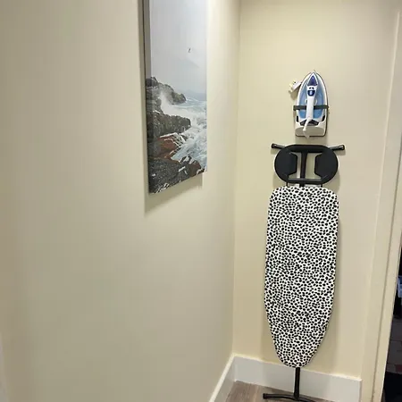 Homestay Budget Private Bedrooms W Dedicated Bath Mediacity, Mufc Salford *