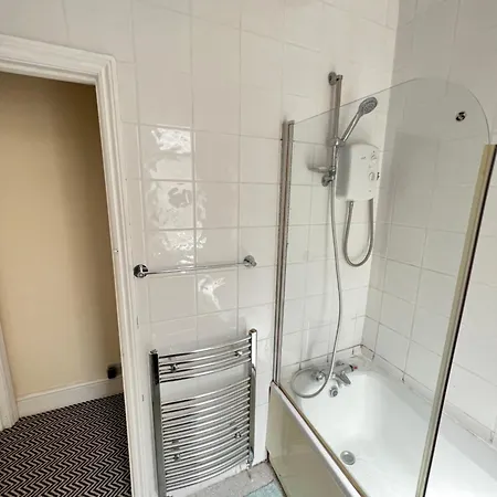 Budget Private Bedrooms W Dedicated Bath Mediacity, Mufc Salford Quarto em Acomodações Particulares *