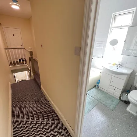Quarto em Acomodações Particulares Budget Private Bedrooms W Dedicated Bath Mediacity, Mufc Salford