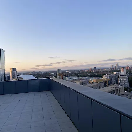 - Terrace - Cinema -free Parking Manchester