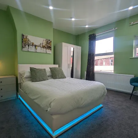 アパート 2 Bed 1 Bath Terraced マンチェスター