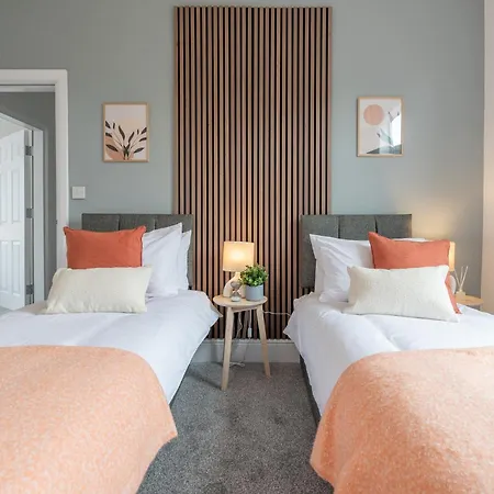 Modern Salford 3 Bedroom House, 3 Bathroom, Easy Access, Ideal For Contractors & Long - Nordstay Appartamento Manchester