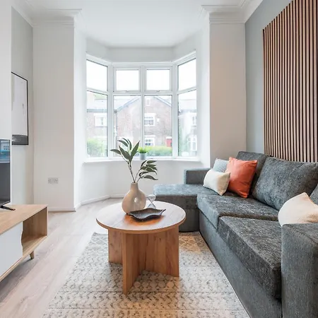 Modern Salford 3 Bedroom House, 3 Bathroom, Easy Access, Ideal For Contractors & Long - Nordstay Appartamento