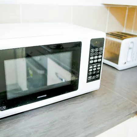 The Wynne House - 3 Bedroom Luxury House With 5 Beds & Free Parking Near Centre, And A Walking Distance To The Etihad Stadium & Coop Live Arena Dom wakacyjny Manchester