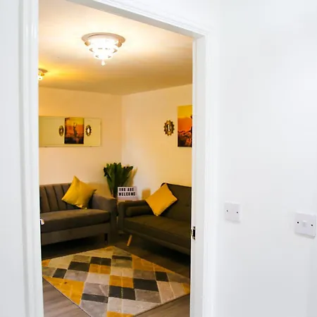 The Wynne House - 3 Bedroom Luxury House With 5 Beds & Free Parking Near Centre, And A Walking Distance To The Etihad Stadium & Coop Live Arena Ferienhaus *