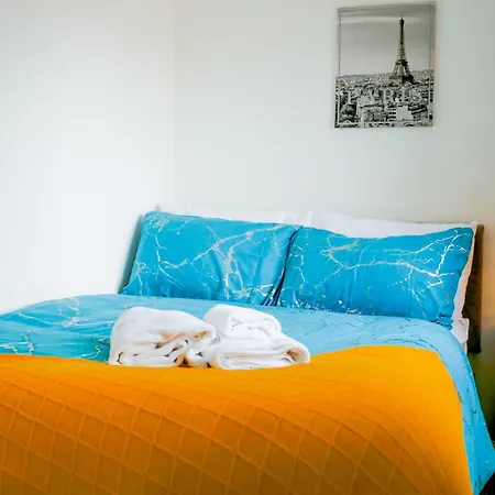 Дом отдыха The Wynne House - 3 Bedroom Luxury House With 5 Beds & Free Parking Near Centre, And A Walking Distance To The Etihad Stadium & Coop Live Arena Манчестер