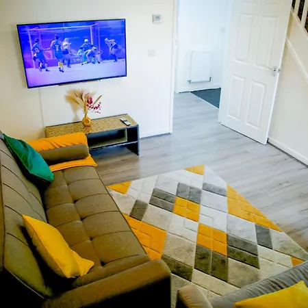 Дом отдыха The Wynne House - 3 Bedroom Luxury House With 5 Beds & Free Parking Near Centre, And A Walking Distance To The Etihad Stadium & Coop Live Arena Манчестер