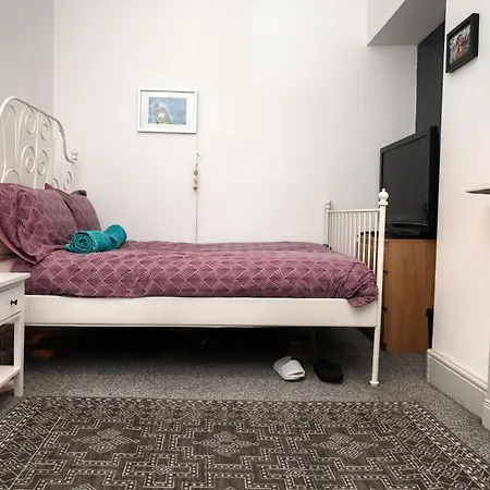 Audenshaw Spacious Double * Manchester