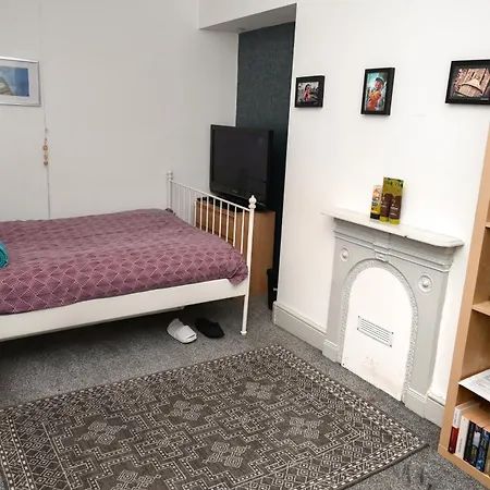 Audenshaw Spacious Double בית אירוח מנצ'סטר