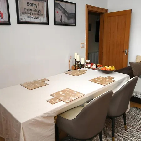 בית אירוח Audenshaw Spacious Double מנצ'סטר