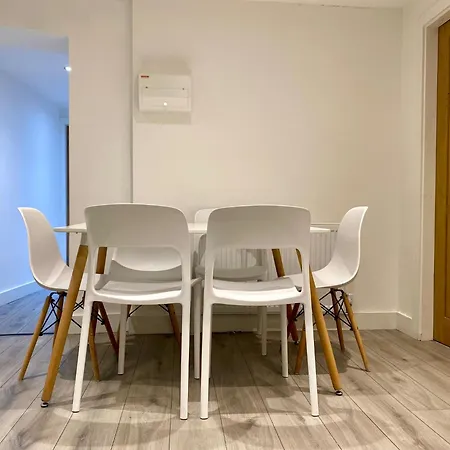 Apartment 6 *