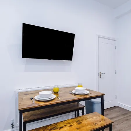 Newly Refurbished 2bedroom By The Coop Arena * Manchester