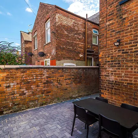 Newly Refurbished 2bedroom By The Coop Arena Manchester