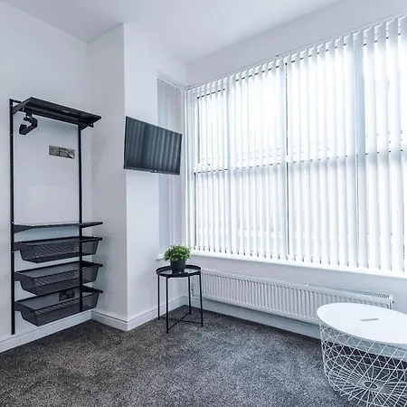 Newly Refurbished 2bedroom By The Coop Arena *
