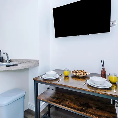 Newly Refurbished 3bedroom By The Coop Arena Appartement