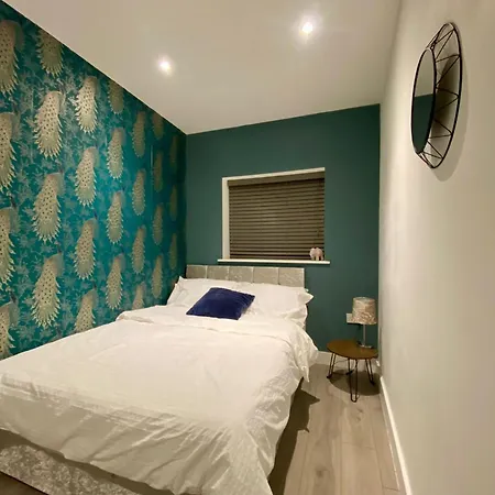 Apartment 6