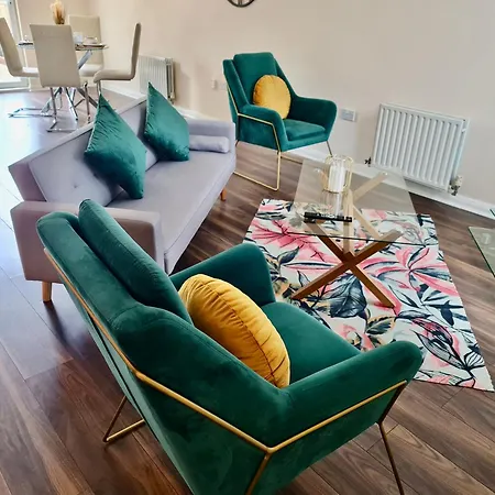Luxury 3 Bedroom House Near Etihad Stadium And Coop Arena * Manchester