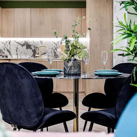 Amazonian Luxury Family Mcr Centre Etihad Free Parking بيت للعطل