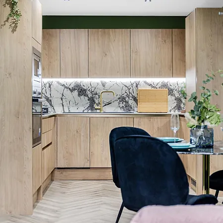Amazonian Luxury Family Mcr Centre Etihad Free Parking مانشستر