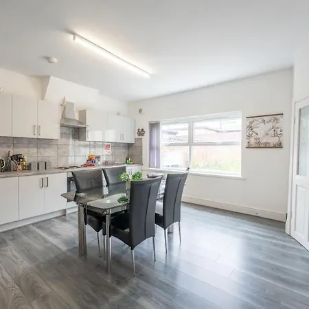 The Stadium Retreat Holiday home Manchester