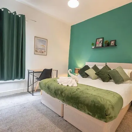 The Stadium Retreat Holiday home Manchester
