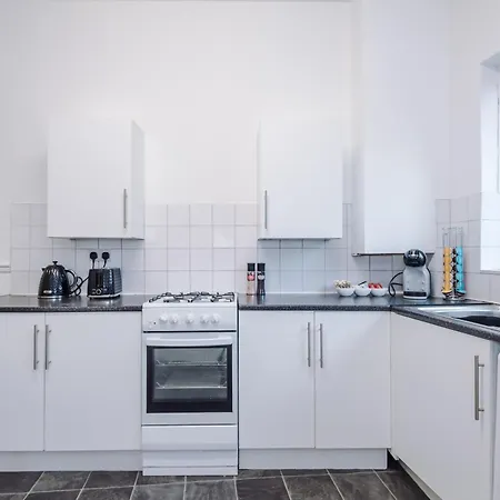 Ferienhaus New! Spacious House In By 53 Degrees Property, Ideal For Long Term & Business! Manchester