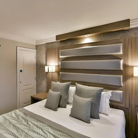 - - Oldham By Ihg