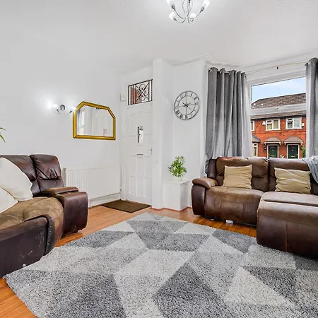 בית נופש Pass The Keys 3-bed In Lively Levenshulme Village - Sleeps 5, Ideal For Families & Groups *