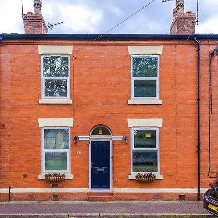 Modern 3-bed House In Manchester, Ideal For Long Stays, Free Parking, Centre - Sleeps Upto 8 People * Manchester