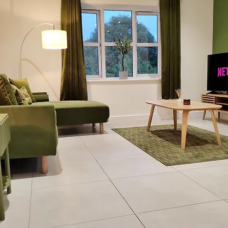 Apartment Luxury Four Bedroom With Parking