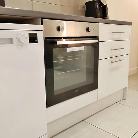 Luxury Four Bedroom With Parking Apartment