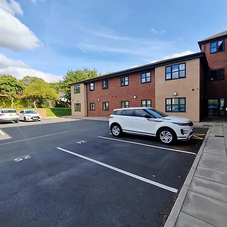 Luxury Four Bedroom With Parking Апартаменты