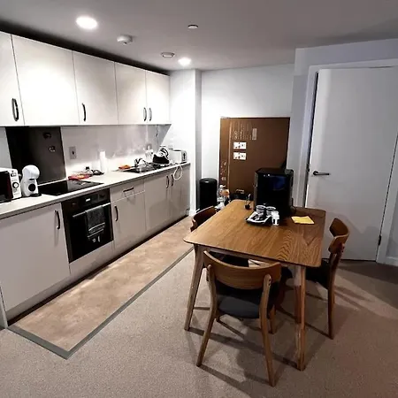Apartment 1 Bed Flat In City Centre *