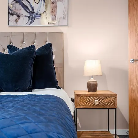 2 Bed Flat شقة مانشستر